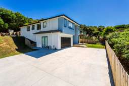 Orewa Oasis – Reserve Views & Granny Potential