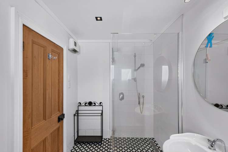 70 Kennedy Road Napier South_13