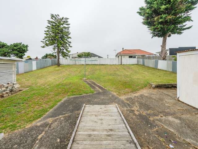 14 Churchill Crescent Tawhero_2