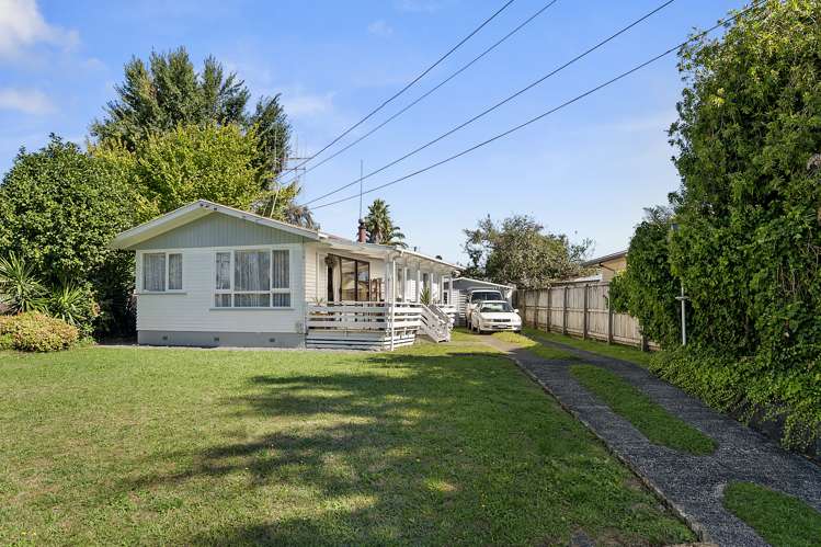 6 Manapouri Place Glenview_1