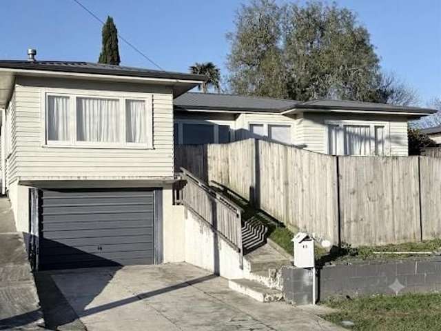 Large Sunny 4 Bedroom Home