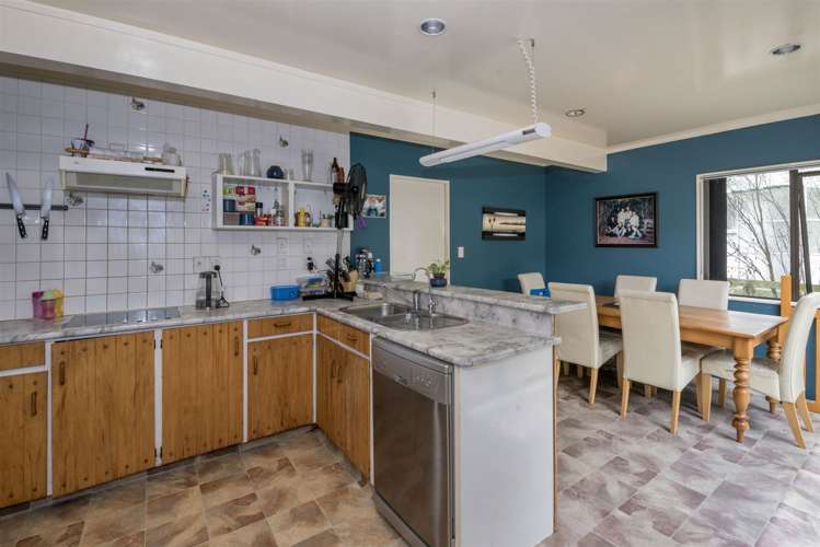 7 President Avenue Papakura_10