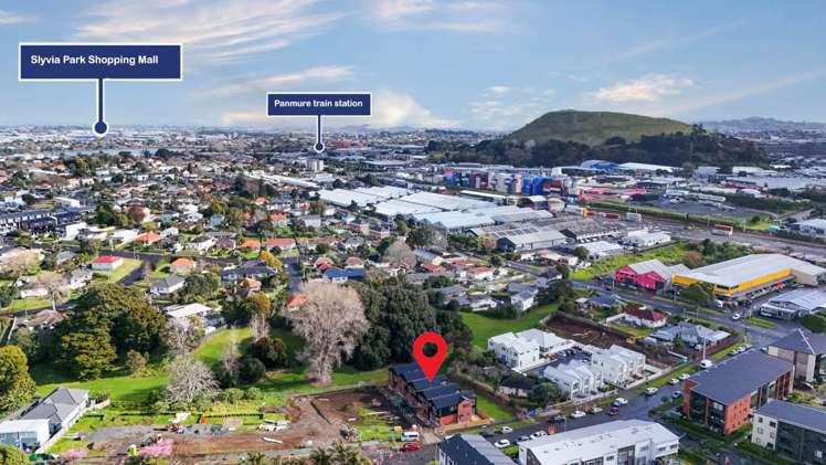 13 Torino Street Pt England_32