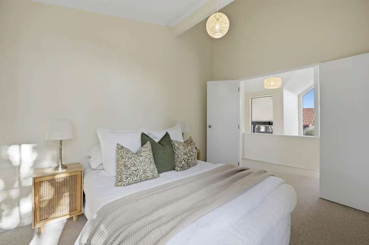 2/1 Aramoana Avenue Devonport_13