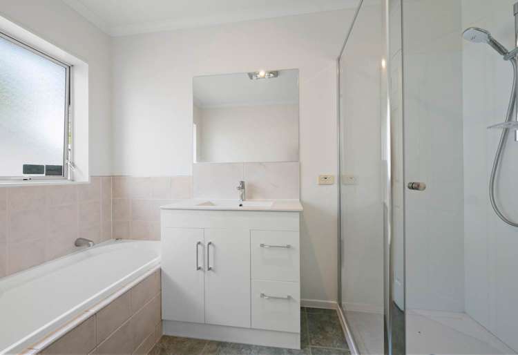 1B Borris Close East Tamaki_11