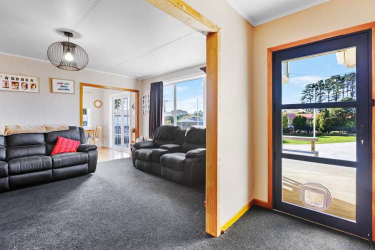 16 Cumming Street Okato_13