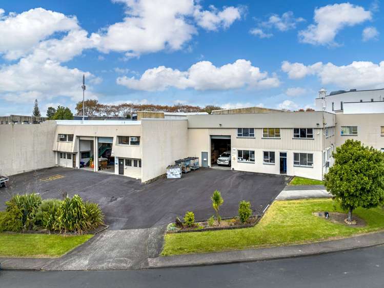 30-32 and 34-36 Mihini Road Henderson_1