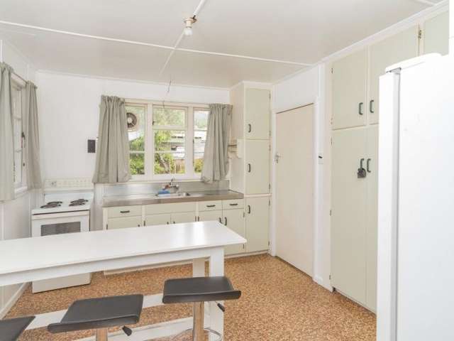 18 Maitland Avenue Stoke_2