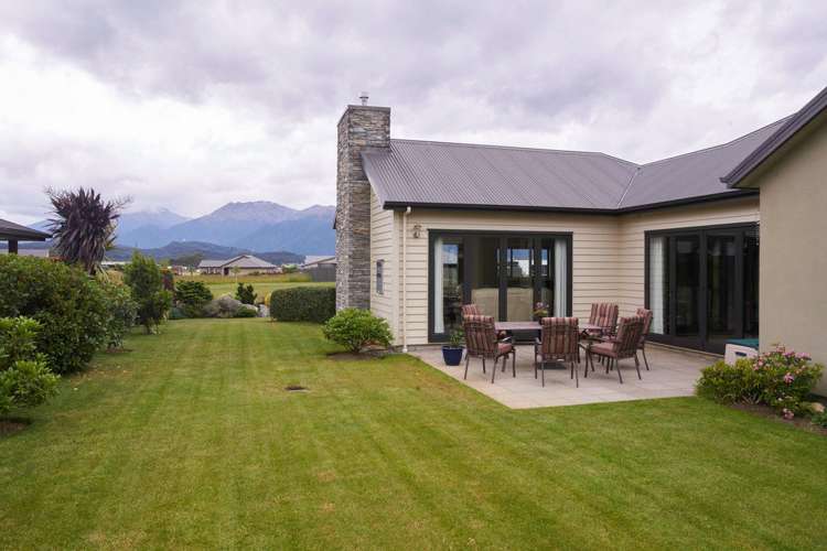 64 Breaksea Street Te Anau_40