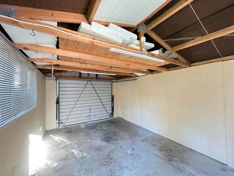 17 Hinau Street New Lynn_8