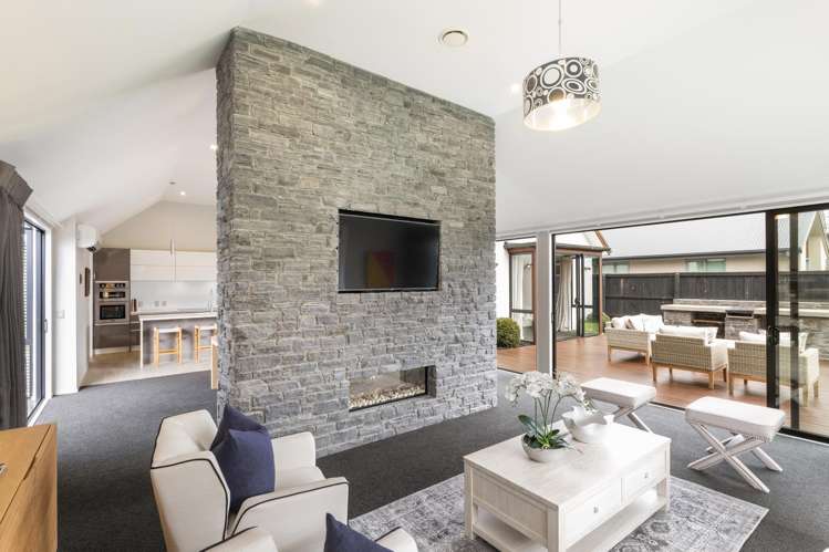 6 Waterstock Way Parklands_11