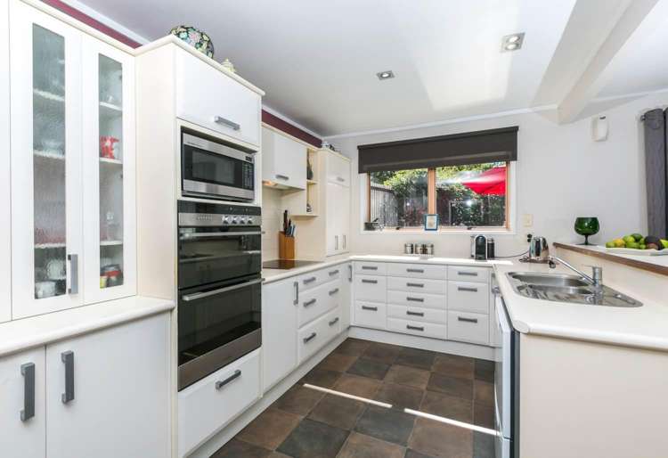 13 Matuhi Rise Henderson_5