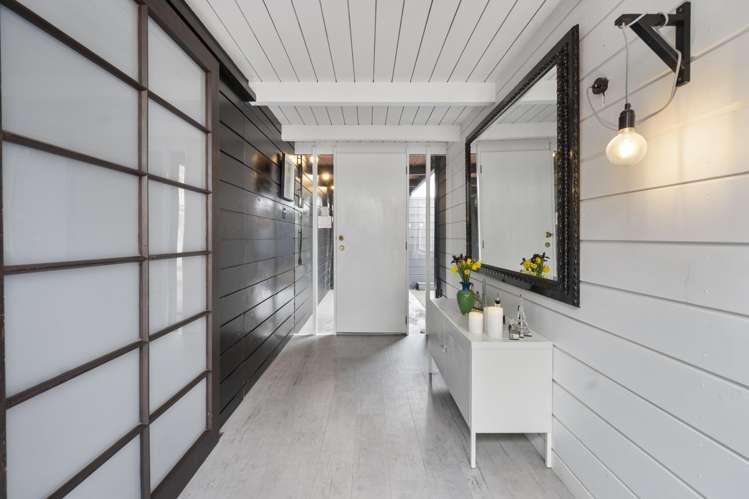 28 Moerangi Street West End_35