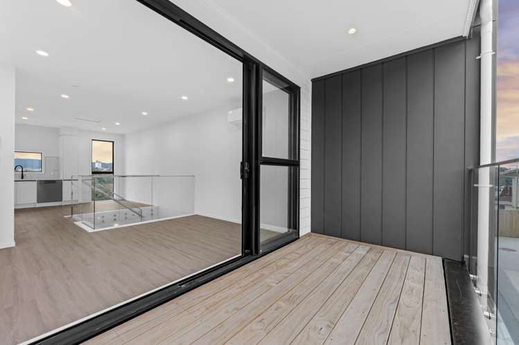 4/128 Vodanovich Road Te Atatu South_1