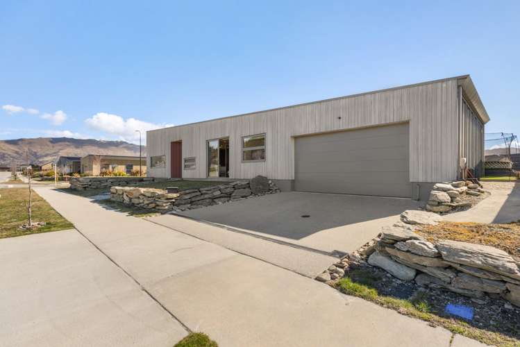 6 Pounamu Avenue Albert Town_21