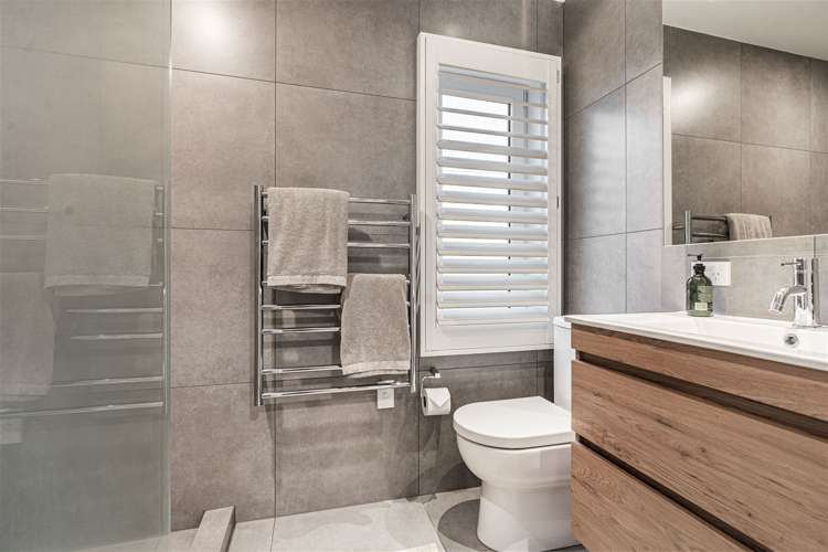 58 Old Lake Road Narrow Neck_15