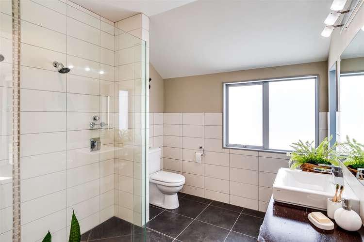 139 Kent Terrace Taradale_14