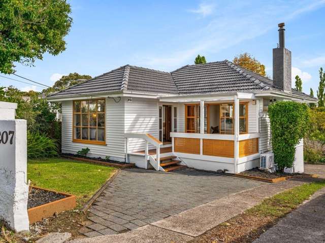 Freshly Renovated Family Home in the Heart of Henderson