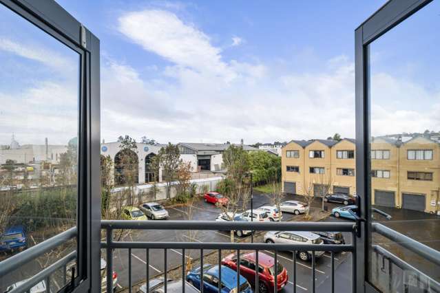 2J/10 Crown Lynn Place New Lynn_3