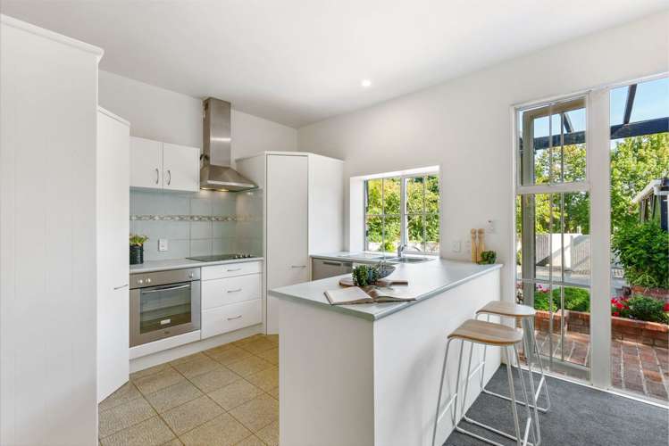 27 Kenneth Small Place Remuera_11