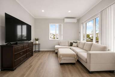 10 Warbler Crescent_2