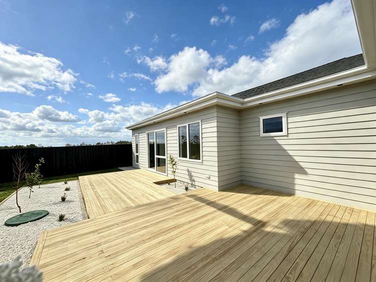 97 Parish Drive Milldale_21