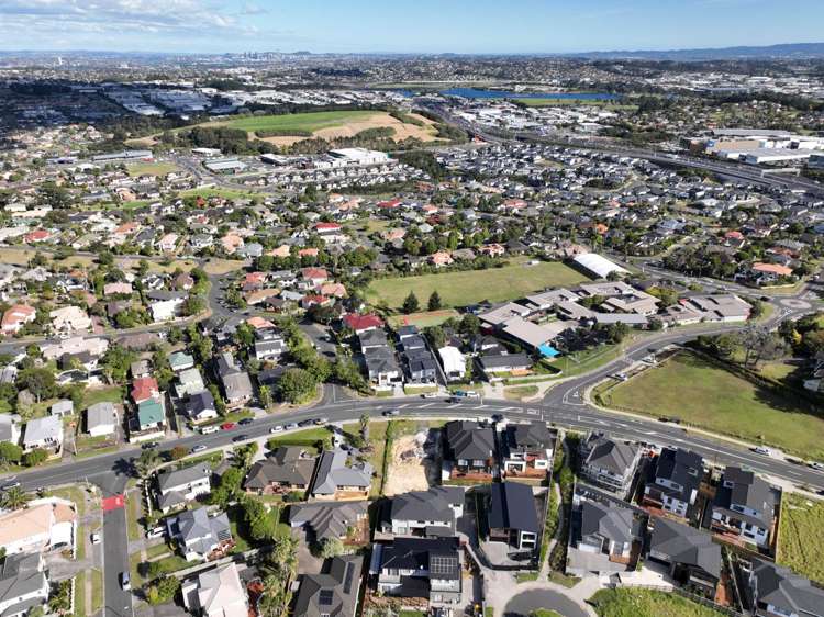 39 Spencer Road Oteha_15