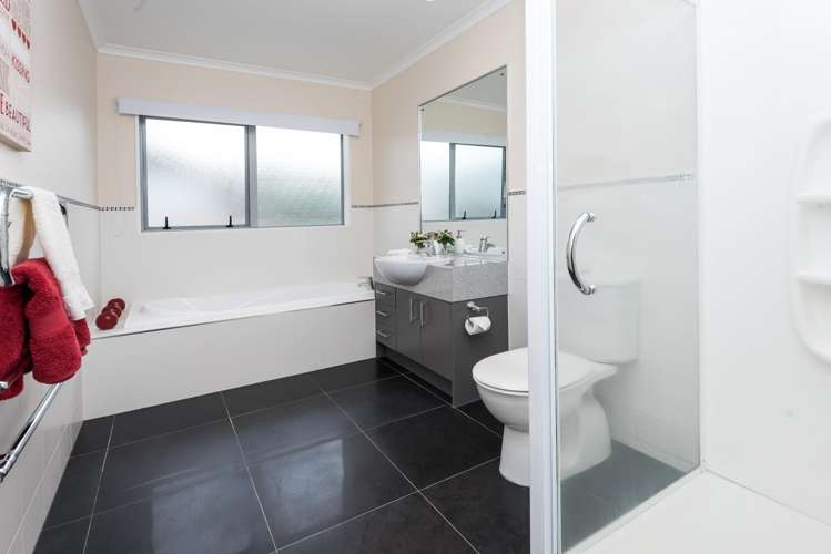 10 Briar Vale Place Flat Bush_17