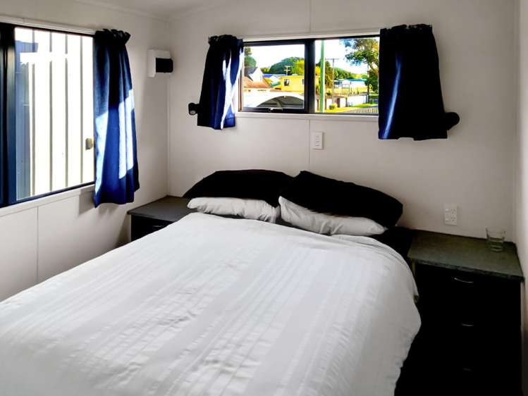 2 Waireka Road East Omata_38