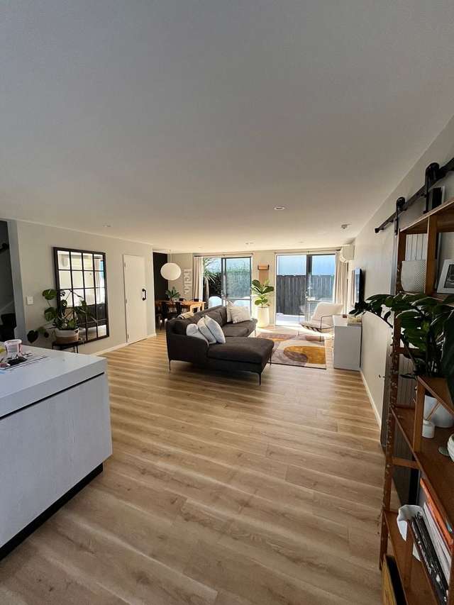 Three Bedroom Modern Townhouse with Large Backyard