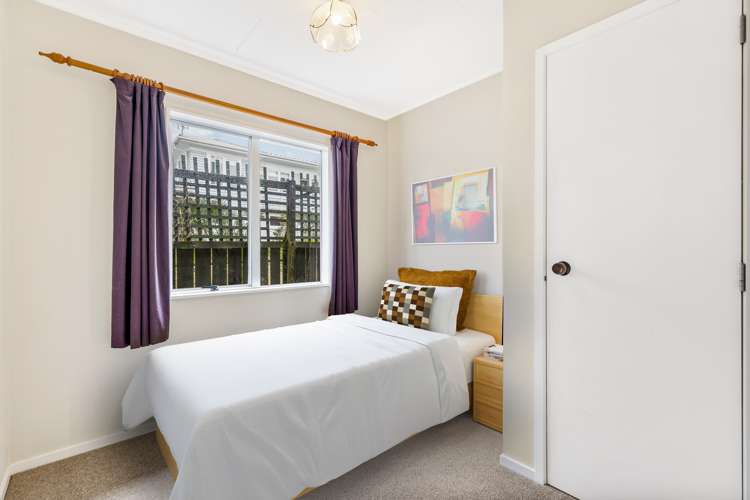 2/15 Tahi Terrace Glen Eden_7