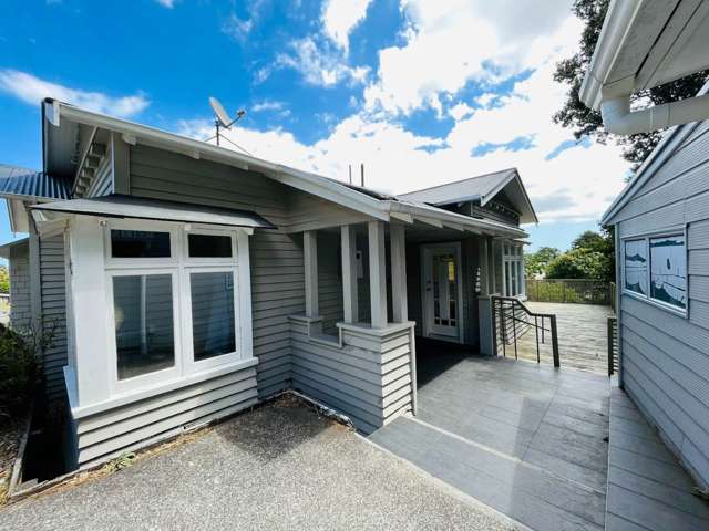 70 Woodward Road Mount Albert_1