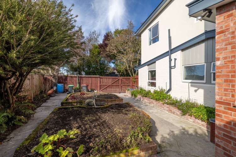 7 Sawtell Place Northcote_19