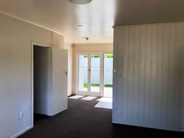 12a Claude Road Epsom_3