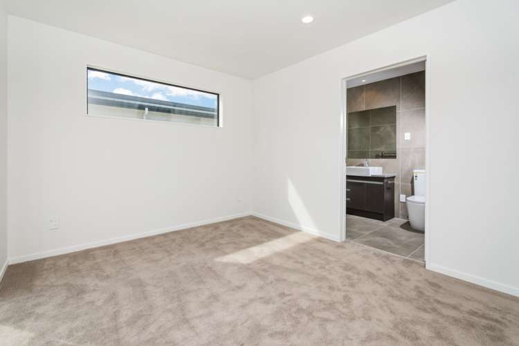 7 Pihoihoi Place Hobsonville_24