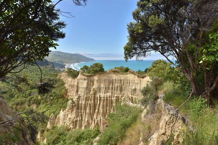 716 Gore Bay Road Gore Bay_11