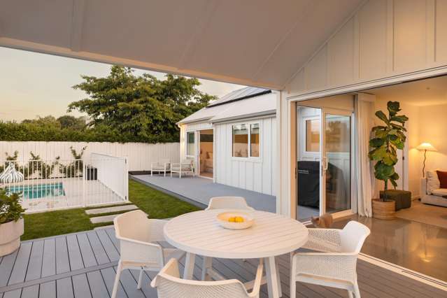 Bridleways living, perfected and poolside!