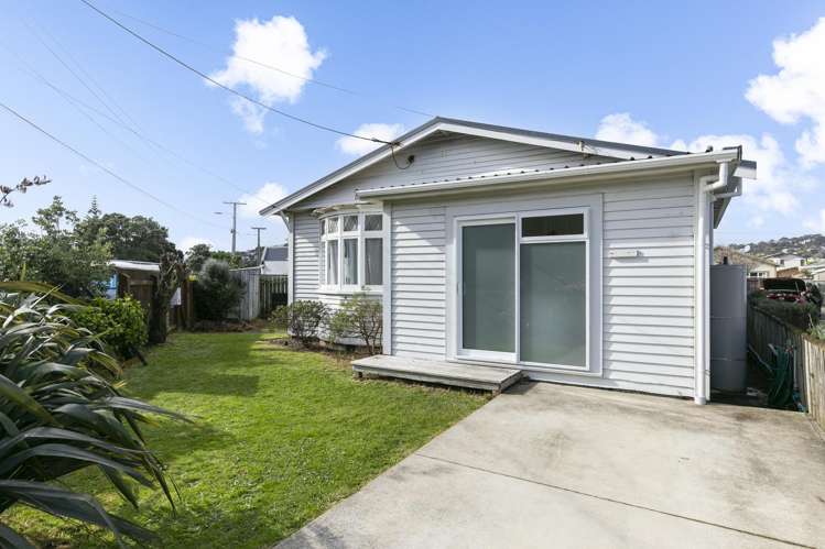 94 Kauri Street Miramar_19
