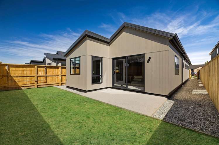 117-135 Howden Drive, Hanley's Farm Jacks Point_13