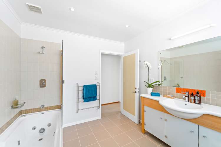 8 Clayden Drive Gulf Harbour_20