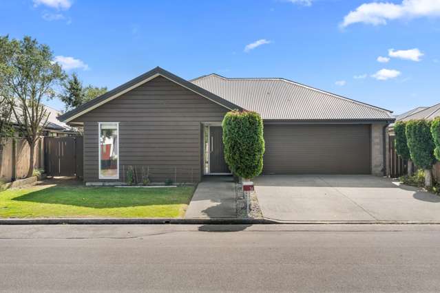 Modern Family Living in Desirable Yaldhurst