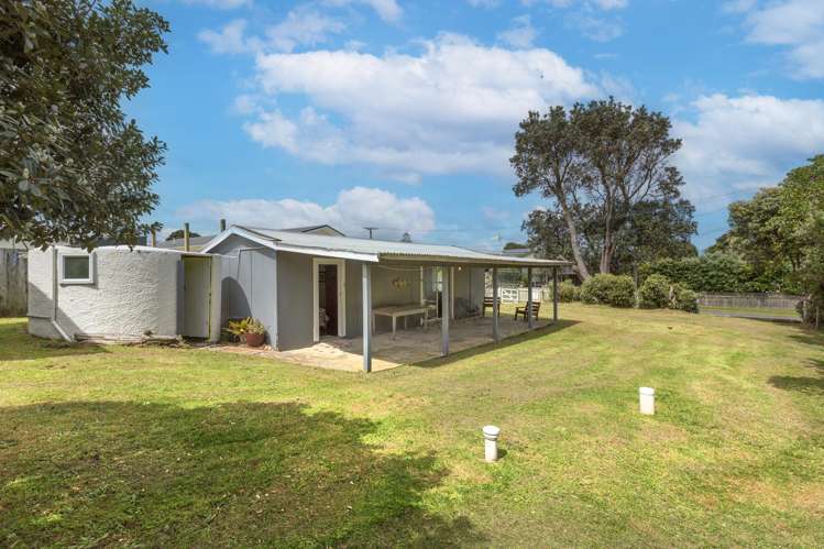 5 Bayly Street Baylys Beach_10
