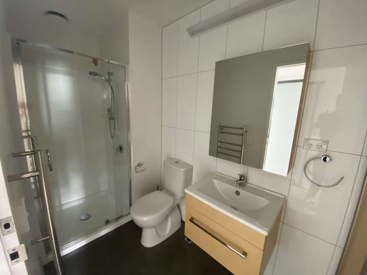 601/17 Putney Way Manukau_7