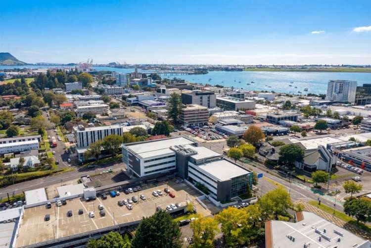 Part Level 1/247 Cameron Road Tauranga Central_2