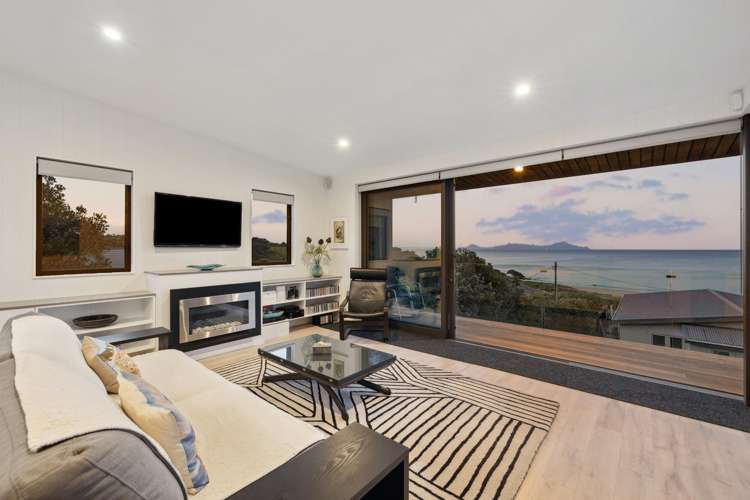 31 Taranga Road Langs Beach_19