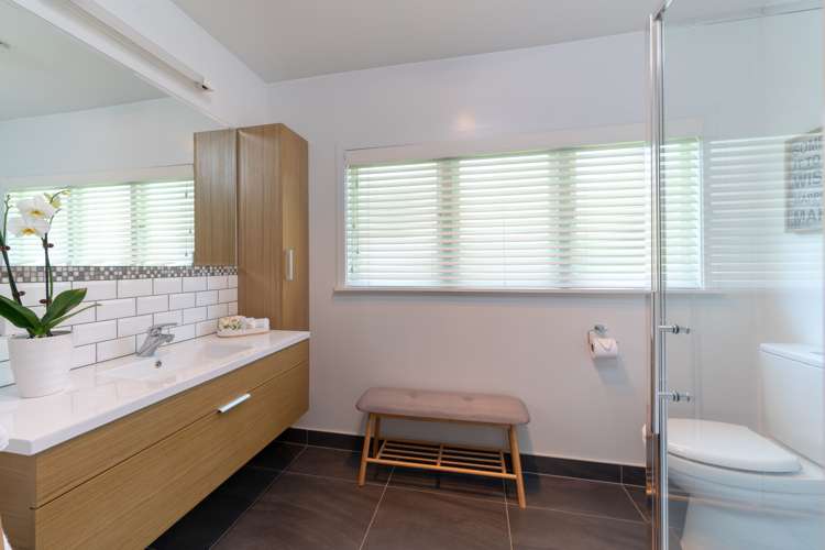 8 Church Bay Road Oneroa_12