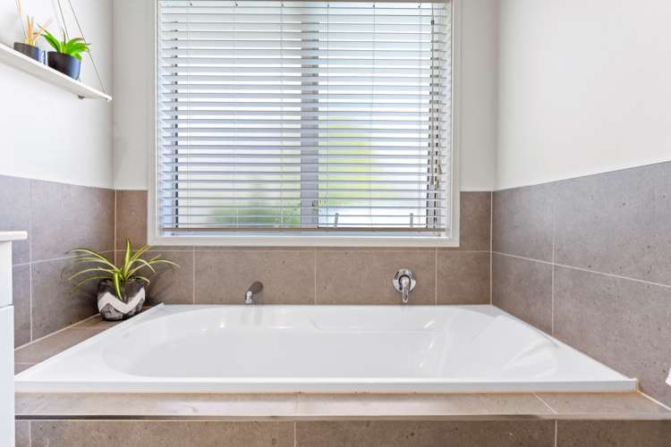 3 Darnika Way Patumahoe_17