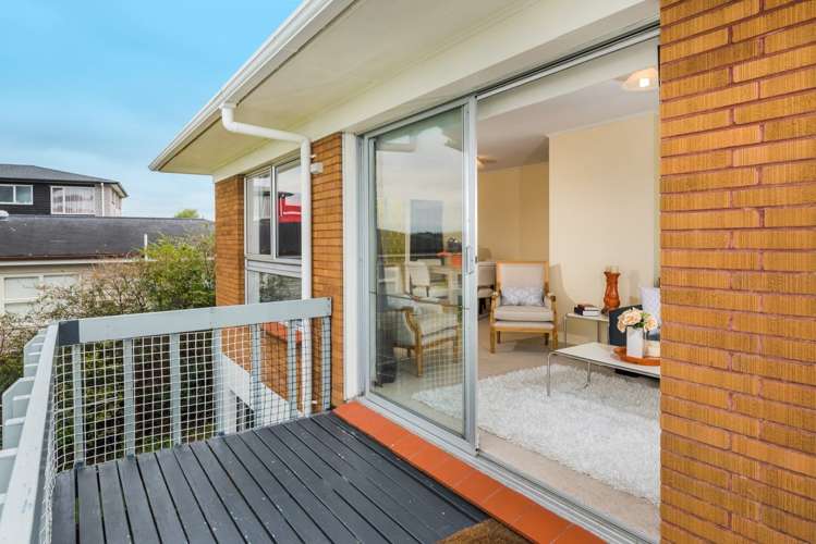 2/104 Carlisle Road Browns Bay_18