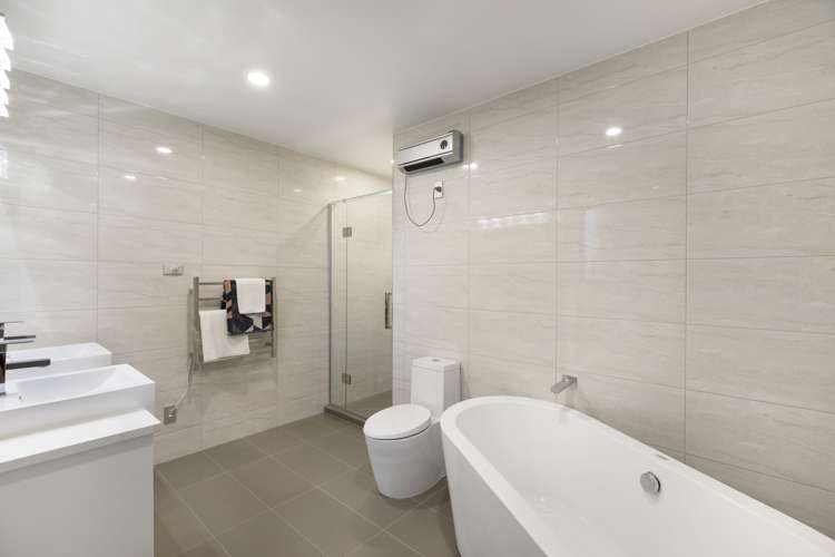 1 Bella Vista Drive Gulf Harbour_13