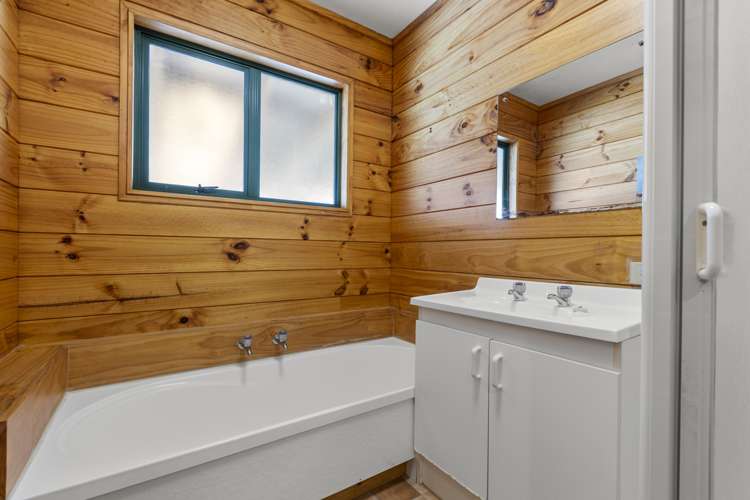 44 Taihiki Road Clarks Beach_10